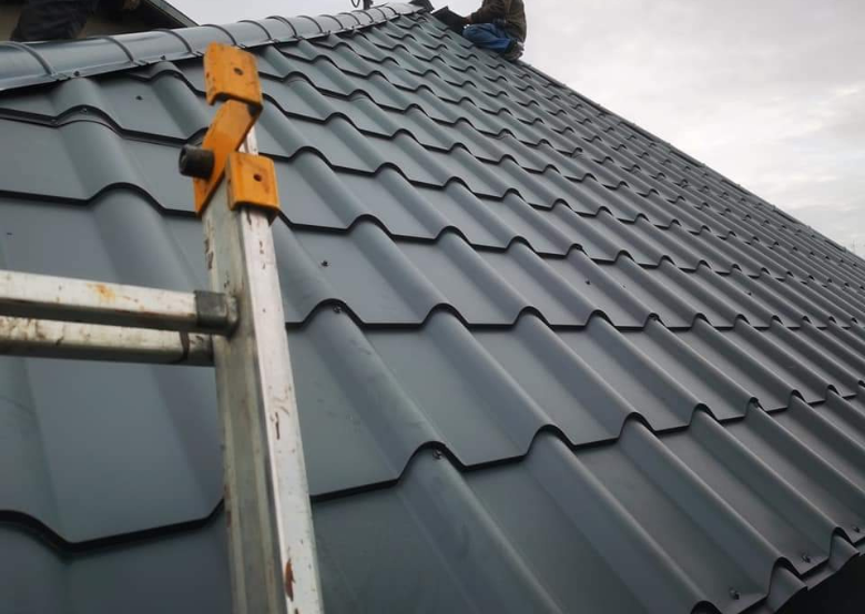 Reparatii acoperisuri rapide, firma autorizata.